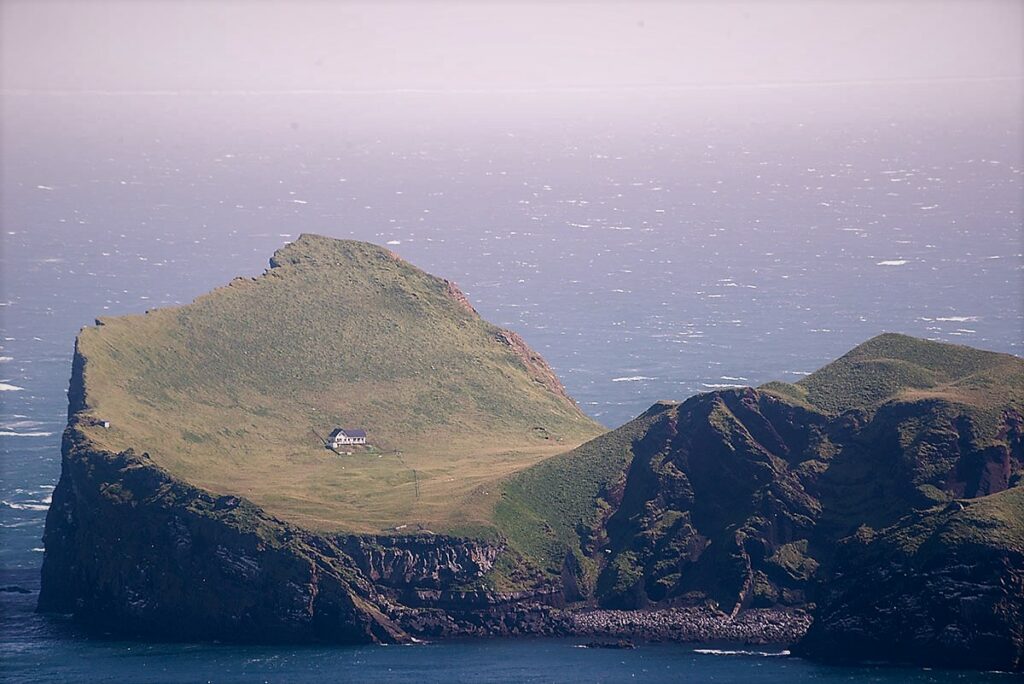 Elliðaey island vestmannaeyjar